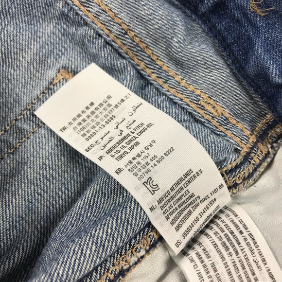 Hollister Button Fly Destroyed Boyfriend Jeans - Picture 8 of 8